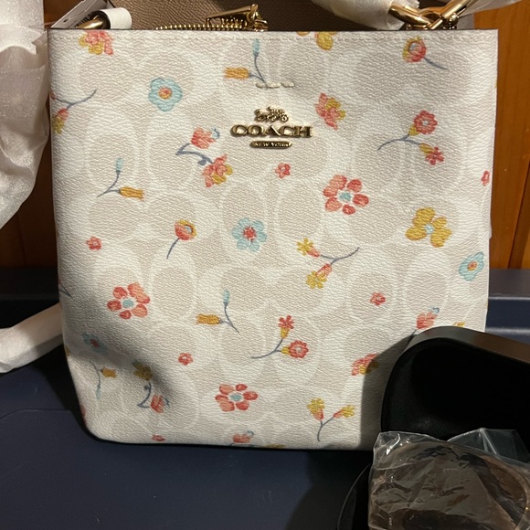 Coach Brand New!! - Picture 9 of 9